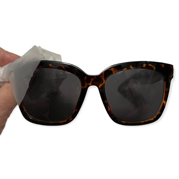 DIFF Hailey Sunglasses Tortoise Gold Frame Grey Lenses Oversized Square Sunnies - Picture 6 of 10